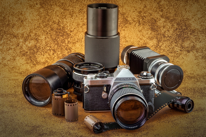 retro, photograph, high angle view, retro styled, photography, antique, photographic equipment, camera, history, indoors, telephoto lens, lens - eye, gas mask