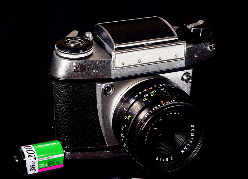 4K, no people, antique, indoors, studio shot, photographic equipment, single object, film, chrome, photography themes, digital camera, black background