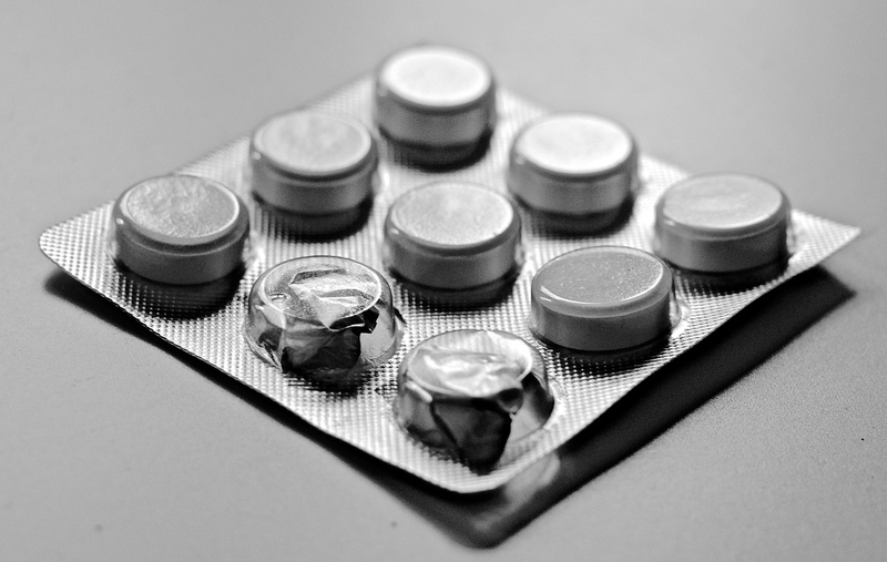 medicine, medical, wealth, shadow, capsule, selective focus, coin, close-up, finance, 2K, business, medicinal, black, stack, no people, indoors, science