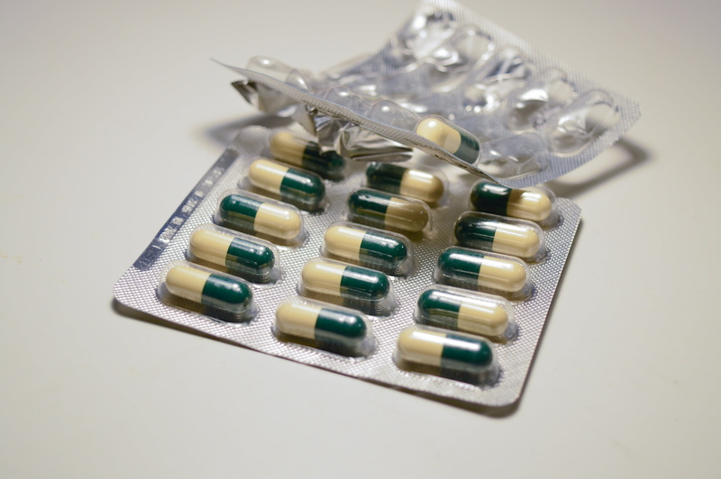 treatment, pills, table, still life, close-up, prescription medicine, capsule, silver colored, the dependence of, photo, dose, antibiotic, blister, 2K