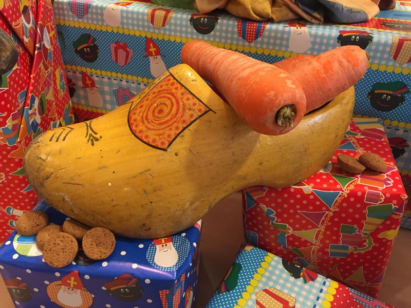 retail, toy, celebration, animal representation, 2K, still life, roots, business, wooden, three, clog, decoration, sinterklaas presents, packets, market stall