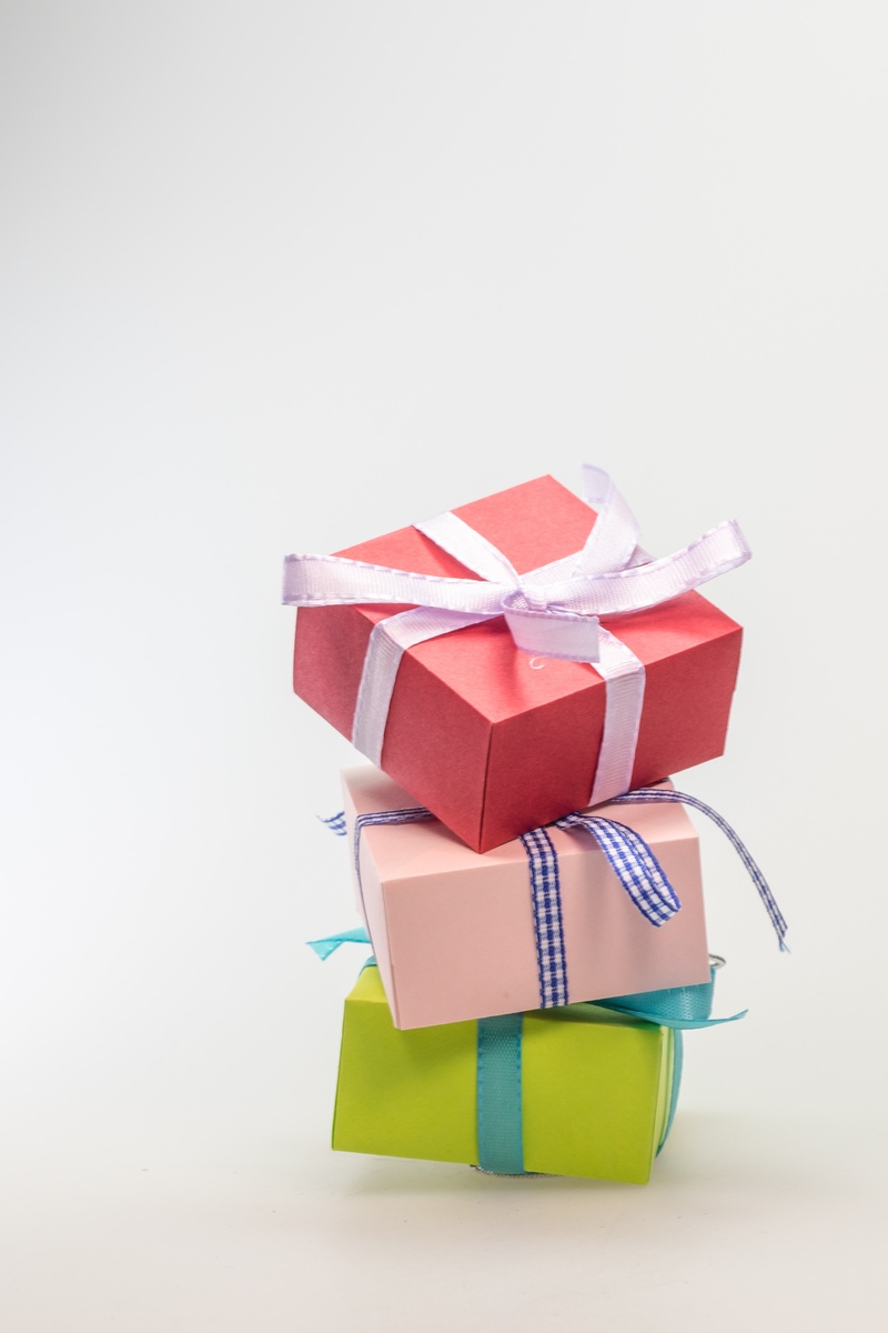 gifts, celebration, copy space, colorful, 4K, gift box, ribbon - sewing item, paper, loop, boxes, indoors, packet loop, container, cut out, gift packaging