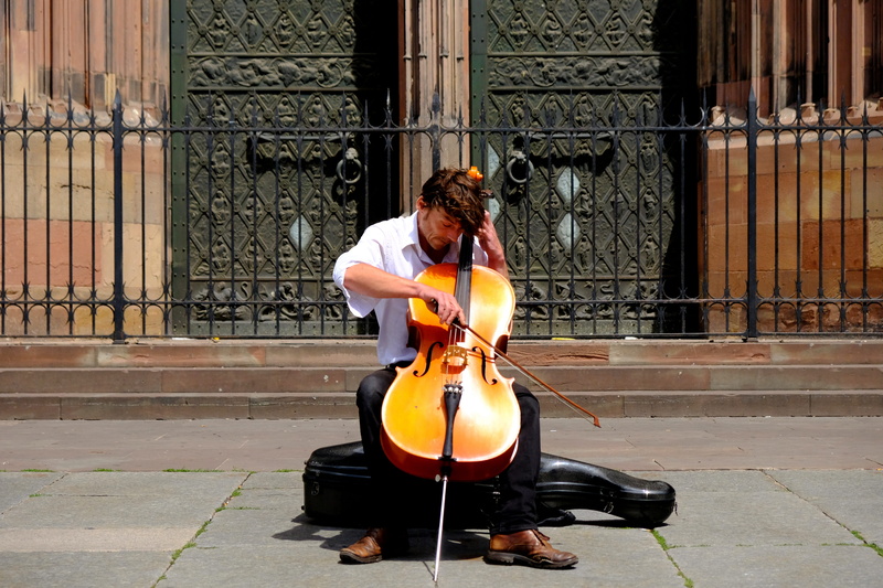 musical Instrument, full length, man, men, access, playing, building exterior, people, one Person, strasbourg, chellist, arts And Entertainment, Chello
