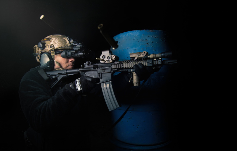 sleeve, weapons, machine, soldiers, night vision binocular, 5K, shooting