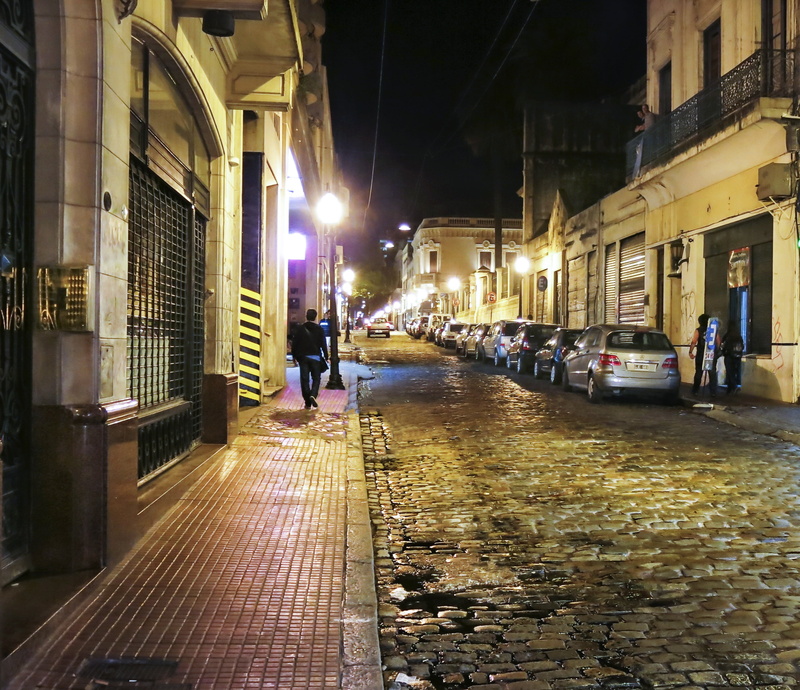 building, argentina, built structure, city, urban, outdoors, lighting equipment, the way forward, architecture, 2K, street, walking, incidental people