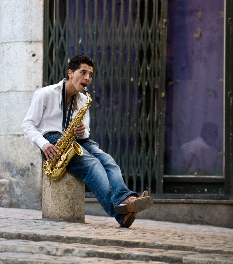 playing, day, Saxophone, real people, arts culture and entertainment, white, musician, Performer, Music, architecture, perform, saxophone player, building exterior