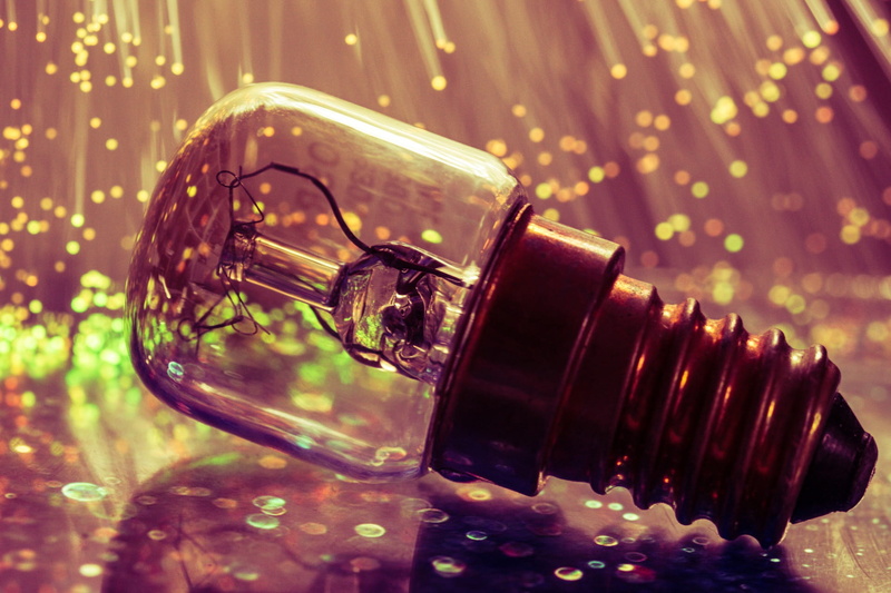 light bulb, shed light, lighting equipment, electricity, lamp, shiny, indoors, power supply, light off, 1080P, close-up, electrical component, food and drink