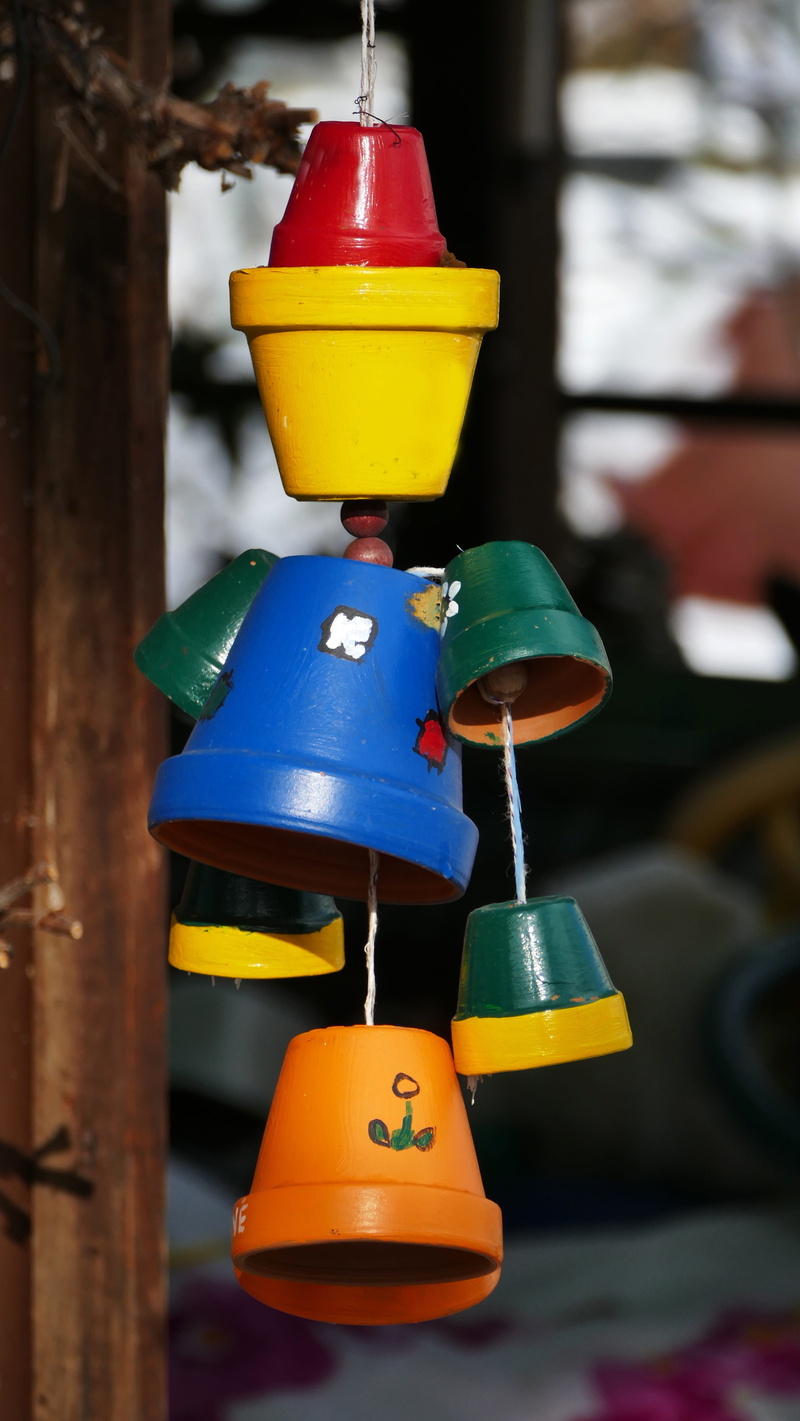blue, garden shed, garden, selective focus, lantern, multi colored, metal, nature, flower pots, yellow, jewellery, multicolored, lighting equipment, hanging