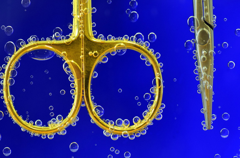 indoors, beautiful, water, underwater, healing, a surgical instrument, immersion, air bubbles, close-up, biology, genetic research, science, medical, dishwasher