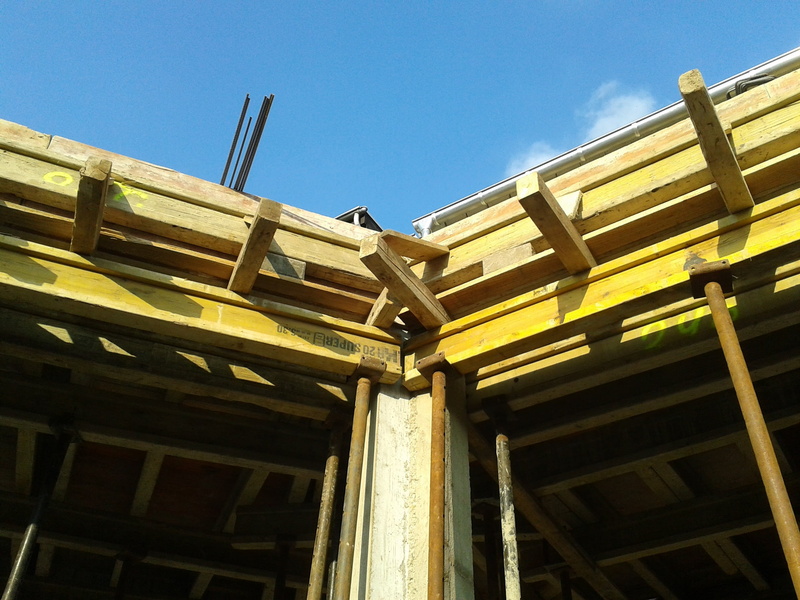 2K, built structure, raw bauer, roof, masonry, construction work, no people, concrete ceiling, clear, site, outdoors, concrete, maurer, sunlight, nature