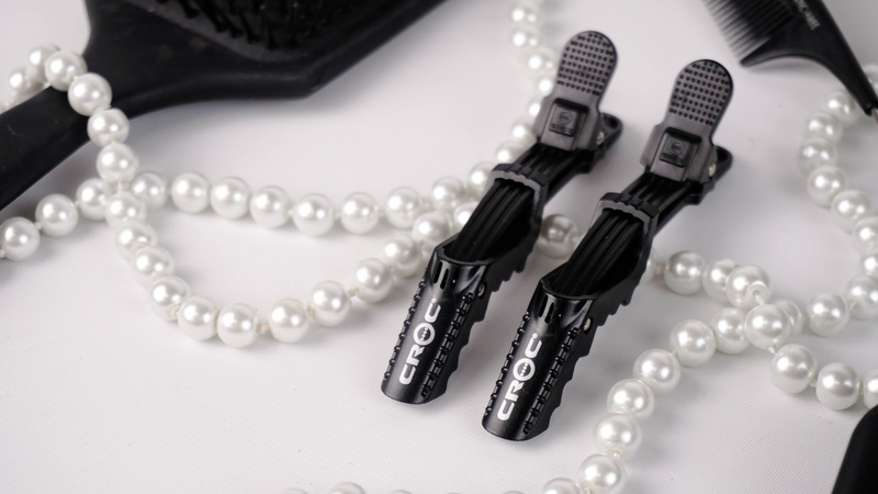 wealth, jewelry, no people, elegance, still life, diamond - gemstone, styling tools, styling, trending, personal accessory, black, close-up, b and w, clean