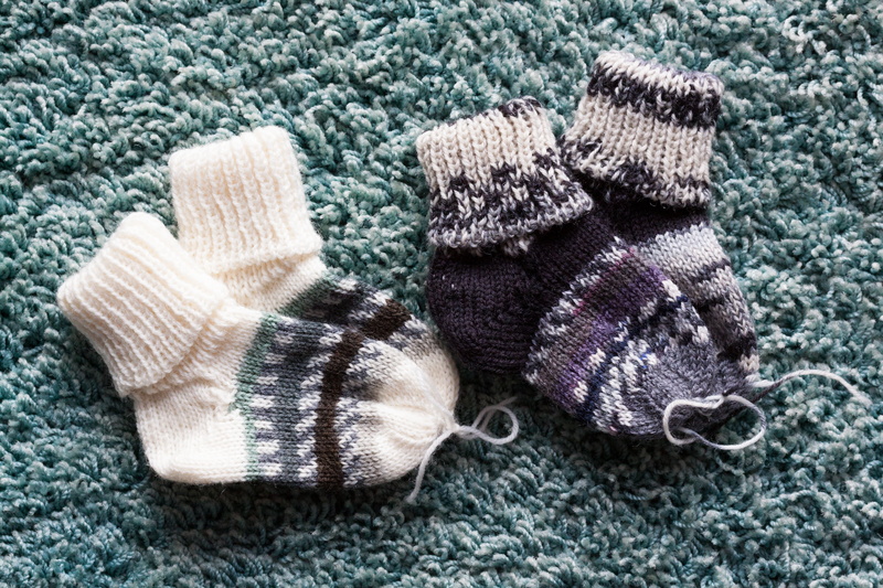 no people, sock, pattern, winter, art and craft, textile, craft, clothing, multi colored, warming, warm clothing, mitten, 4K, nature, day, high angle view