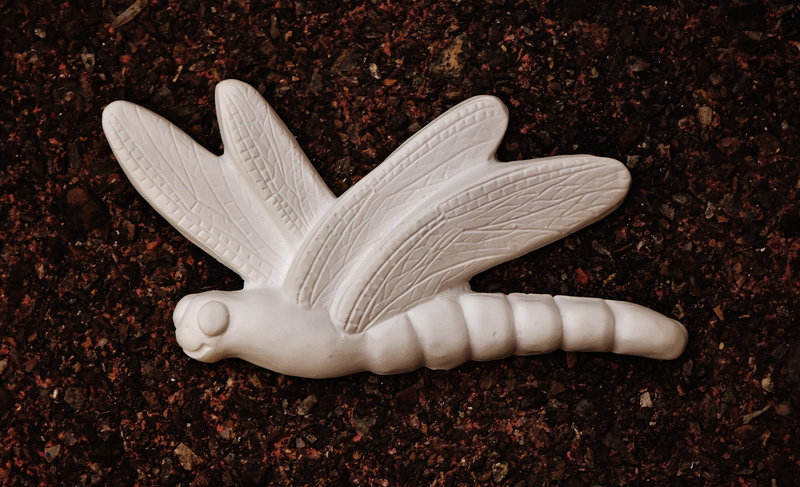 high angle view, unpainted, flower, no people, 5K, white color, dragonfly, art and craft, creativity, gypsum, bird, blank, animal representation, backgrounds