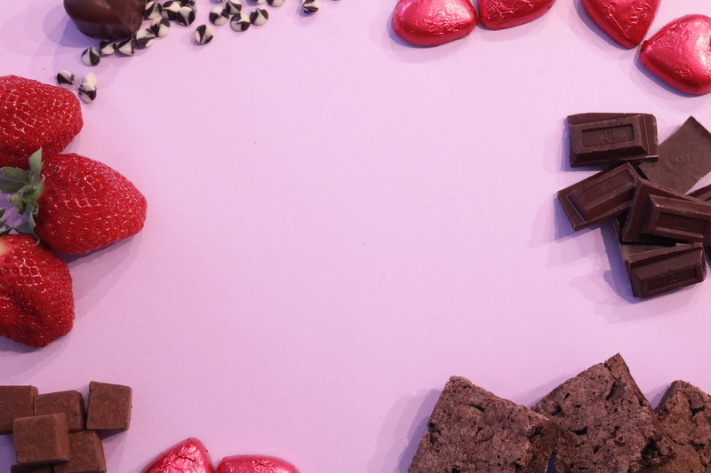 freshness, box, high angle view, celebration, still life, berry fruit, no People, directly above, sweet Food, decoration, close-up, cake, food and drink