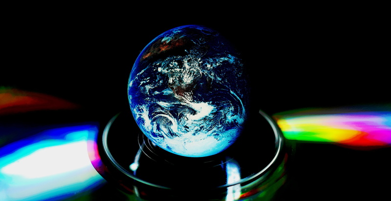 shimmer, reflection, water, Earth, World, glowing, indoors, blue, Glass, clear, close-up, globalization, bubble, 4K, black background, hands across the sea