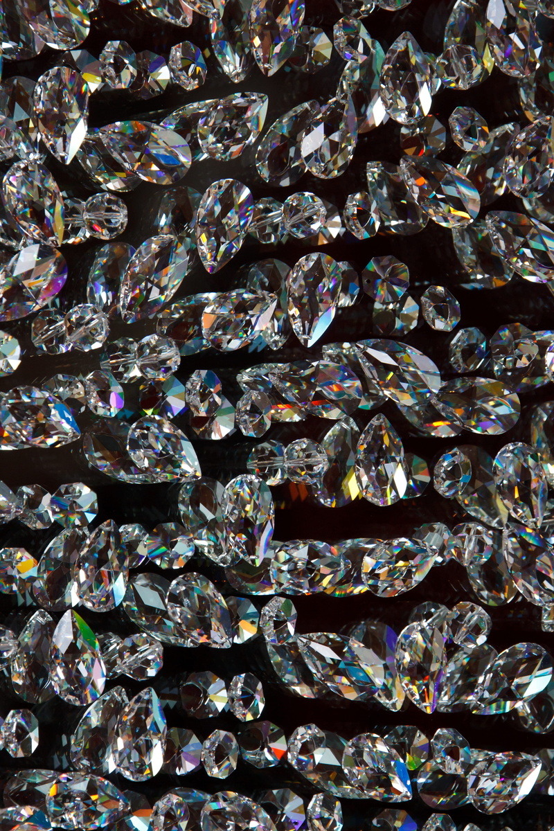 silver, backgrounds, black, large group of animals, precious gem, no people, animal themes, day, abundance, indoors, crystal, 4K, diamond, rich, expensive