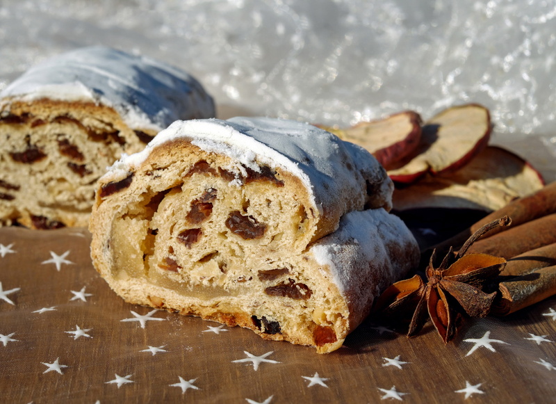 christmas sweets, bread, christmas time, 4K, indoors, fruity, christmas cake, food, christmas baking, christmas, tunnel, ready-to-eat, fruit, raisin, freshness