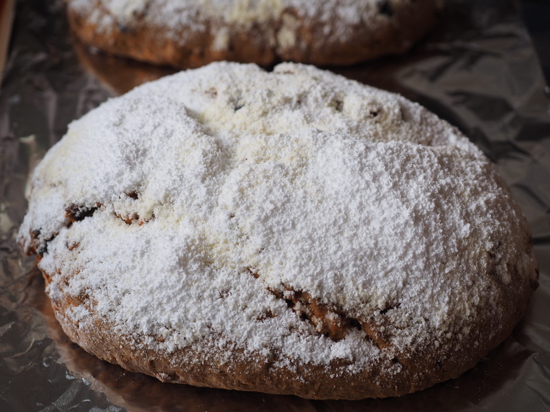 dessert, Tunnel, focus on foreground, ready-to-eat, still life, food, sweet, christmas stollen, Sweets, christmas sweets, sweet food, no people, temptation