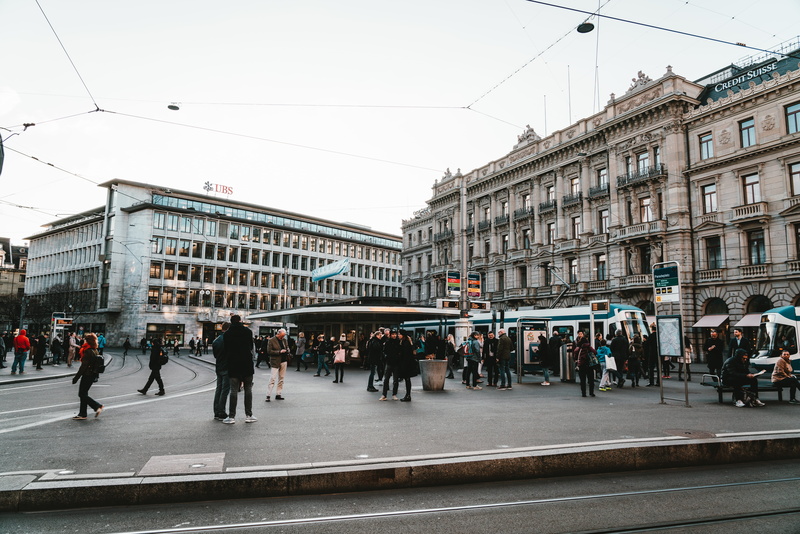 urban, 8K, day, intersection, credit suisse, building, crowd, built structure, zebra crossing, architecture, lifestyles, street, walking, large group of people