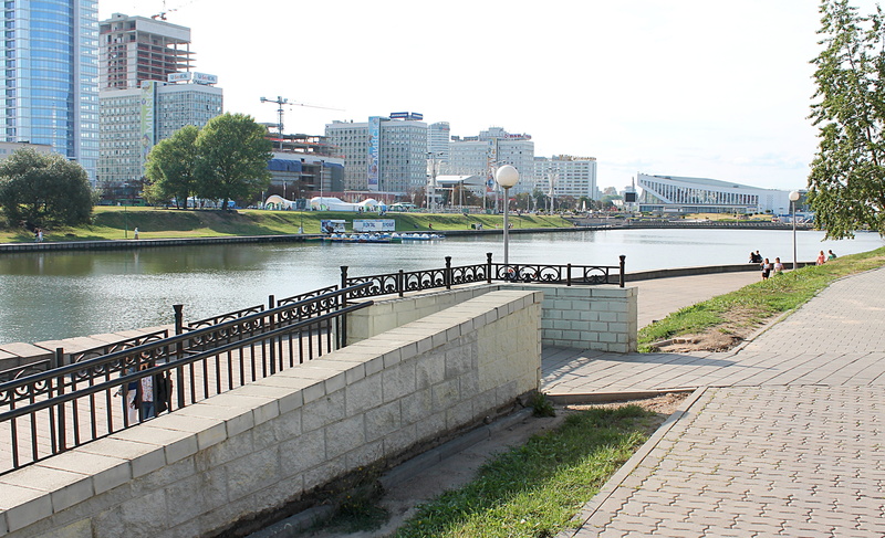 plant, connection, office building exterior, sky, building exterior, tree, Minsk, 4K, River, beautiful view, water, city, railing, building, nature, office