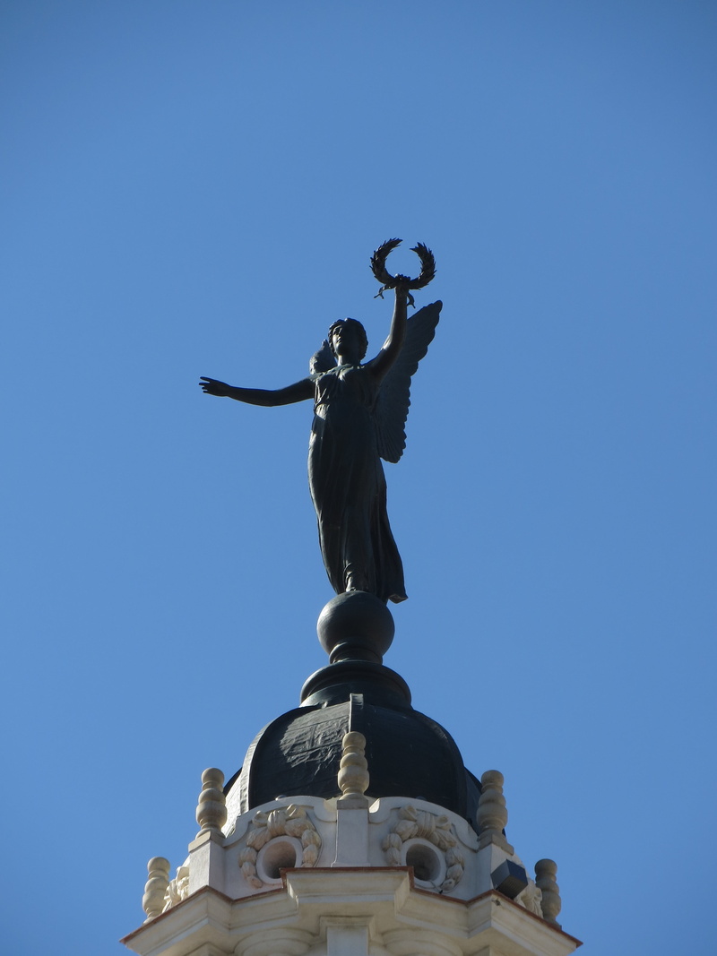 day, creativity, low angle view, memorial, craft, habana, spread, arms, no people, representation, art and craft, copy space, sky, tourism, human representation