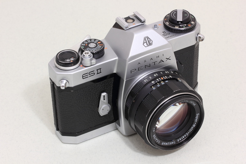 optical, japan, reflex, technology, white background, slr, takumar, lens, studio shot, automatic, no people, spotmatic, 5K, film camera, camera, asahi