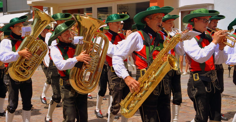 day, celebration, arts culture and entertainment, performance, trumpet, band, musical instrument, music, music band, group of people, musical equipment