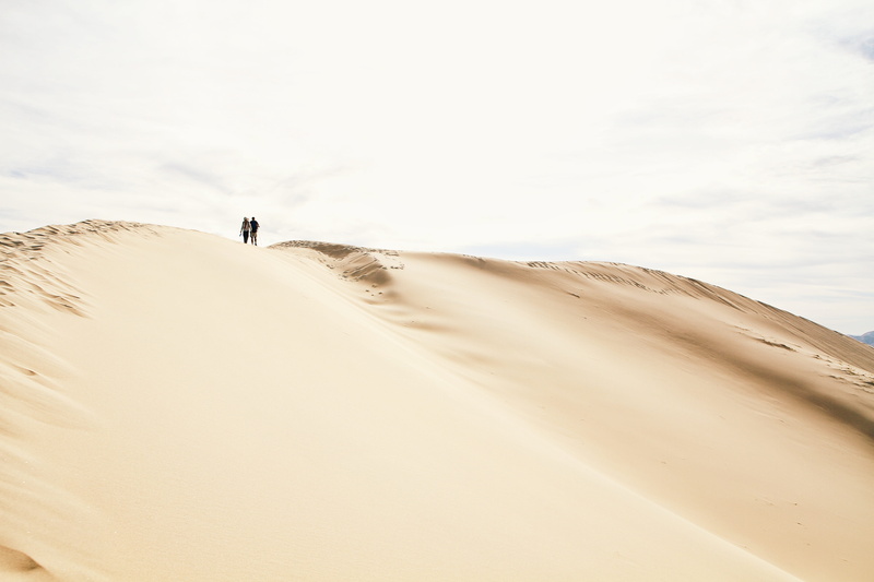 5K, lonely, outdoors, tranquil scene, sky, environment, dessert, beauty in nature, two, tranquility, people, scenics - nature, nature, dune, sand, land