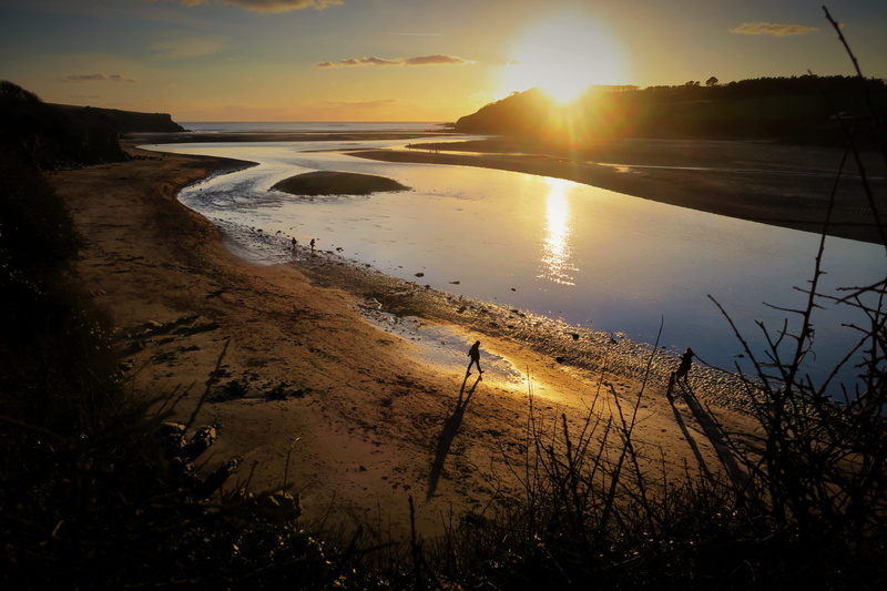 estuary, no people, seaside, eveningwalk, beach, outdoors, kingsbridge, lens flare, sunlight, land, escape, wonwell, sea air, nature, cloud - sky, tranquil scene