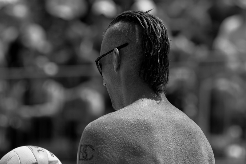 rear view, adult, back portrait, men, volleyball, 5K, outdoors, ball, leisure activity, sand, gold series, beach volleyball, incidental people, headshot
