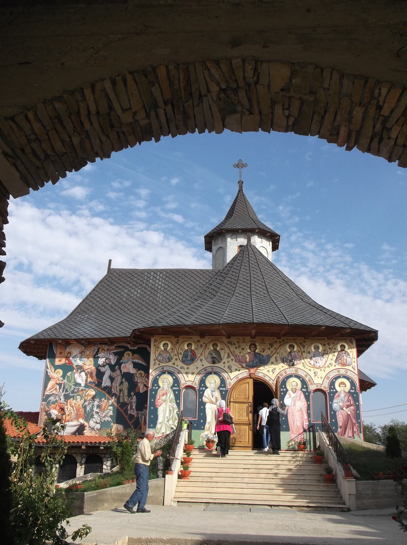 christianity, religion, nature, holy, building, women, holding, lifestyles, church, bible, faith, architecture, religious, spirituality, catholic, outdoors