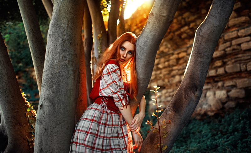 Christina Konstantinovna, trees, women, freckles, 1080P, dress, outdoors, sunlight, Kaan Altindal, model, depth of field, portrait, looking at viewer