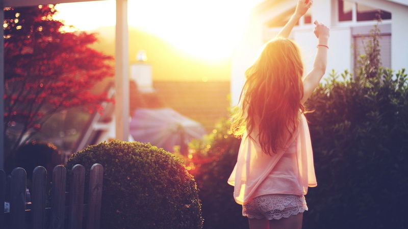 backlighting, long hair, sunlight, back, 1080P, shorts