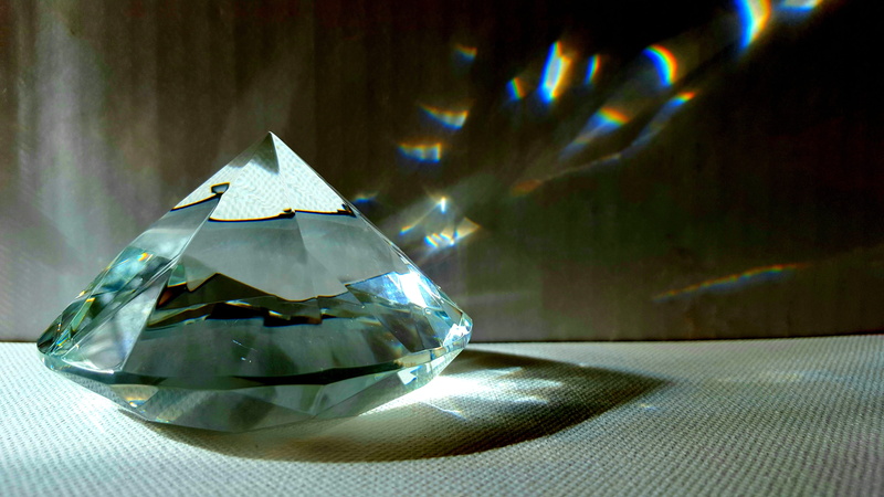 food and drink, shiny, light, diamond shaped, 4K, rainbow, elegance, crystal, studio shot, prism, wealth, luxury, reflection, gemstone, shine, decoration