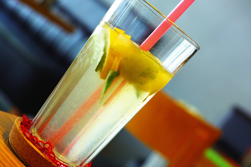 glass, no people, drinking glass, alcohol, tilt, beautiful, focus on foreground, photo, drink, nutrition, day, cafe, food and drink, drinking, drinking straw