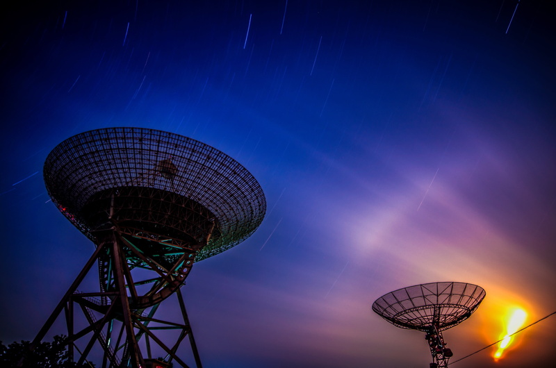 phot, radio wave, architecture, star trail, sky, equipment, satellite, astronomy telescope, global communications, astronomy, space, no people, oof, long exposure