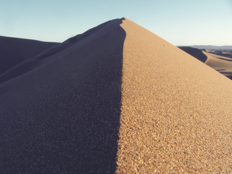 simmetry, dessert, beauty in nature, clear sky, symmetrical, sunlight, shadow, land, phot, 1080P, brown, ying yang, environment, outdoors, arid climate