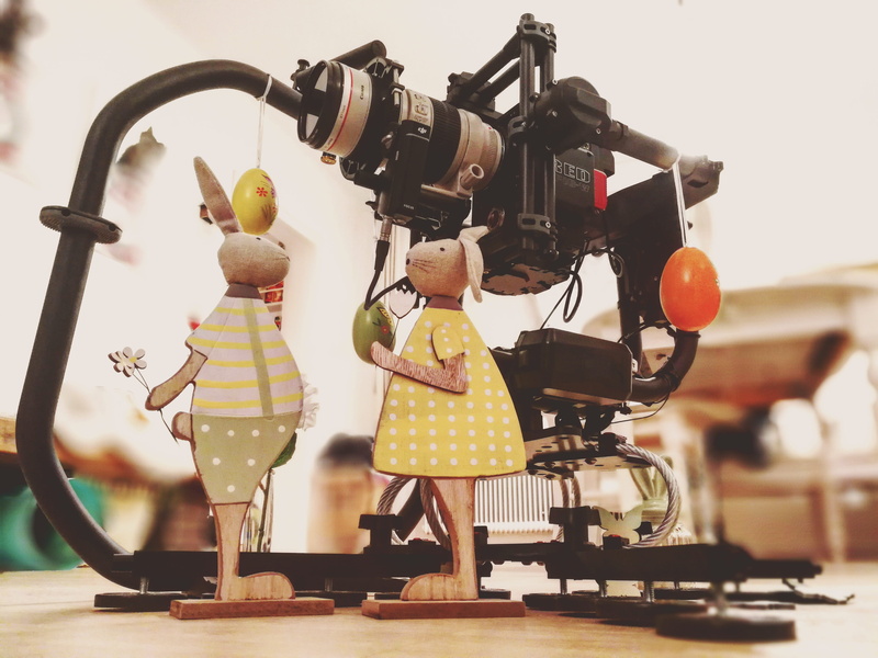 robot, wels, movipro, two people, thomas schweighofer, men, austria, close-up, indoors, photography themes, gimbal, arts culture and entertainment, flysystems
