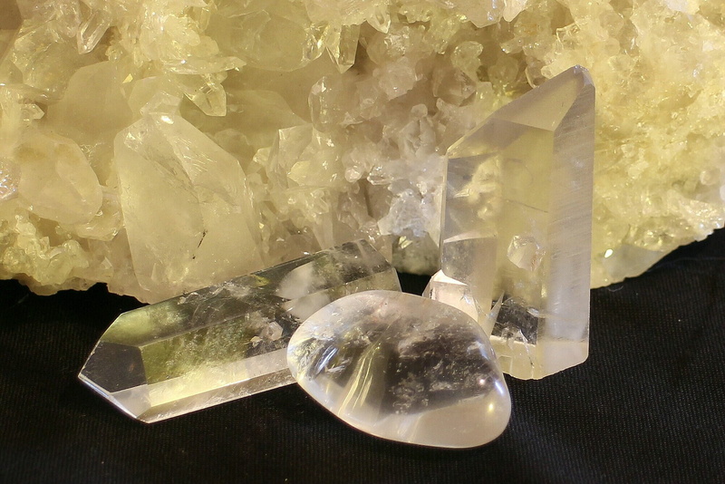 quartz, semi-precious gem, pure quartz, jewelry, nature, rock crystal, mineral, rock - object, geode, solid, geology, precious gem, healing stone, studio shot