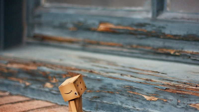 focus on foreground, built structure, 1080P, close-up, still life, protection, danboard, metal, toy, brown, amazon, security, high angle view, street