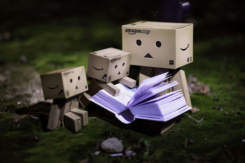 land, leisure games, paper, 1080P, no people, creativity, dice, outdoors, plant, selective focus, grass, art and craft, nature, group of objects, Small