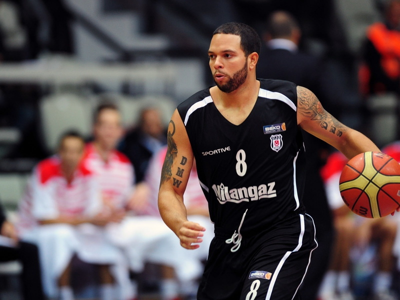team sport, adult, young adult, clothing, stadium, soccer, people, competition, Deron Williams, young men, 720P, incidental people, sportsman, sport, spectator