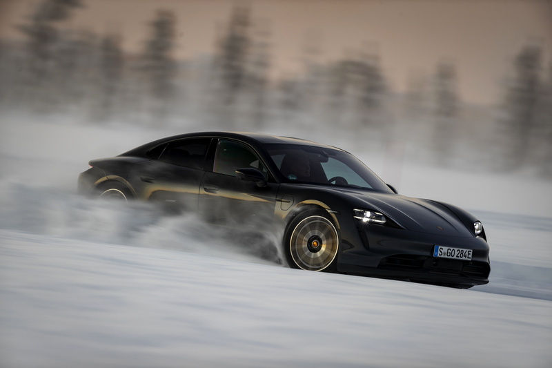 4K, Snow, Black Car, Porsche, Vehicle, Winter, Sport Car, Porsche Taycan 4S, Car
