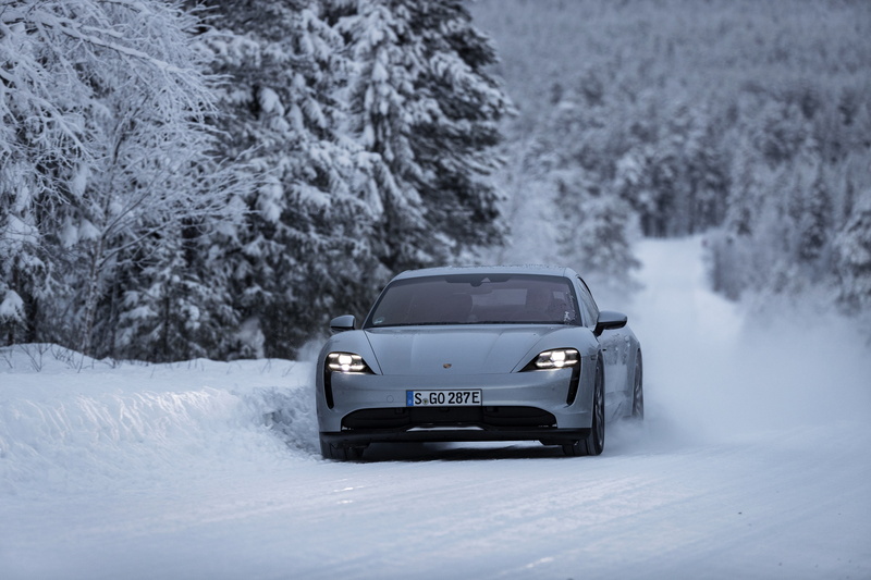 White Car, Porsche, Snow, Car, 4K, Winter, Sport Car, Porsche Taycan 4S, Vehicle