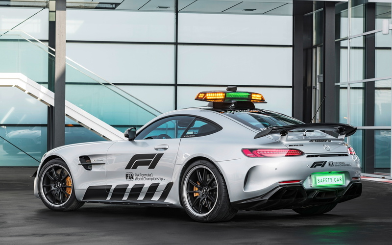 day, land vehicle, racing, 2018, white color, city, mercedes-amg, motor vehicle, building exterior, f-1, transportation, communication, outdoors, mode of transportation
