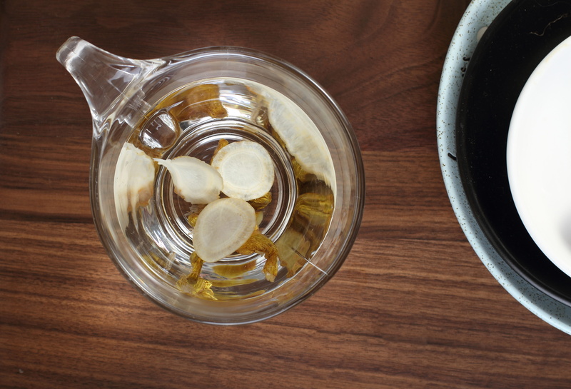 american ginseng, glass - material, glass, close-up, drink, wood - material, household equipment, food and drink, 4K, positive, directly above, wellbeing