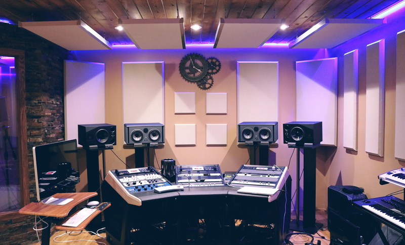 computer, equipments, studio, headphones, lighting equipment, control room, sound mixer, electronics, absence, speakers, computer equipment, room, arts culture and entertainment