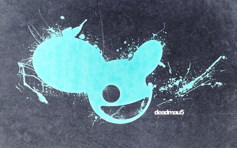 directly above, animal representation, no people, backgrounds, deadmau, smile, design, western script, communication, symbol, dirty, background, message