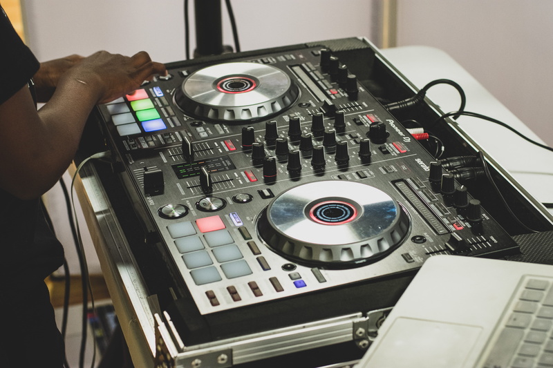 Analogue, human body part, sound, high angle view, close-up, console, mixer, instrument, 5K, human hand, phonograph record, recording, device, technology