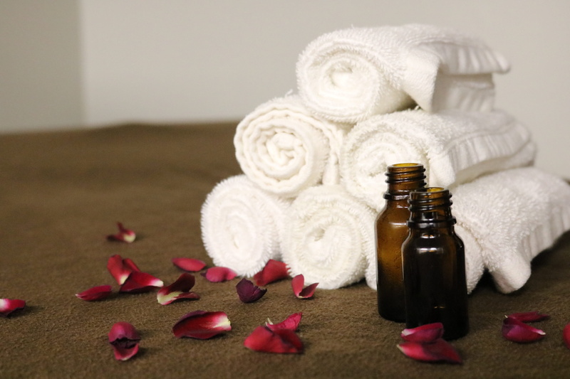 wellbeing, 4K, health spa, aroma, therapy, oil, essential, herbal, natural, beauty, zen, wealth, healthy lifestyle, wellness, container, purity, luxury